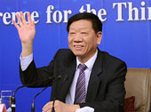 尹蔚民回應(yīng)熱點(diǎn)：就業(yè)、養(yǎng)老、延遲退休