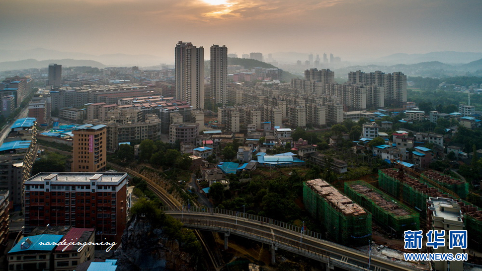 改革開放40年，縣城變化令人驚