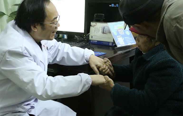 致敬偉大改革｜對話40年，講述身邊的健康故事（第三集）——有了新農合，看病不再愁