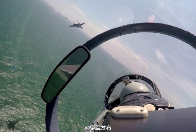 中國空軍多型主戰(zhàn)飛機赴南海戰(zhàn)斗巡航。