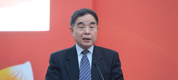 全國(guó)人大教科文衛(wèi)委員會(huì)主任委員、清華大學(xué)新聞出版學(xué)院院長(zhǎng)柳斌杰致辭