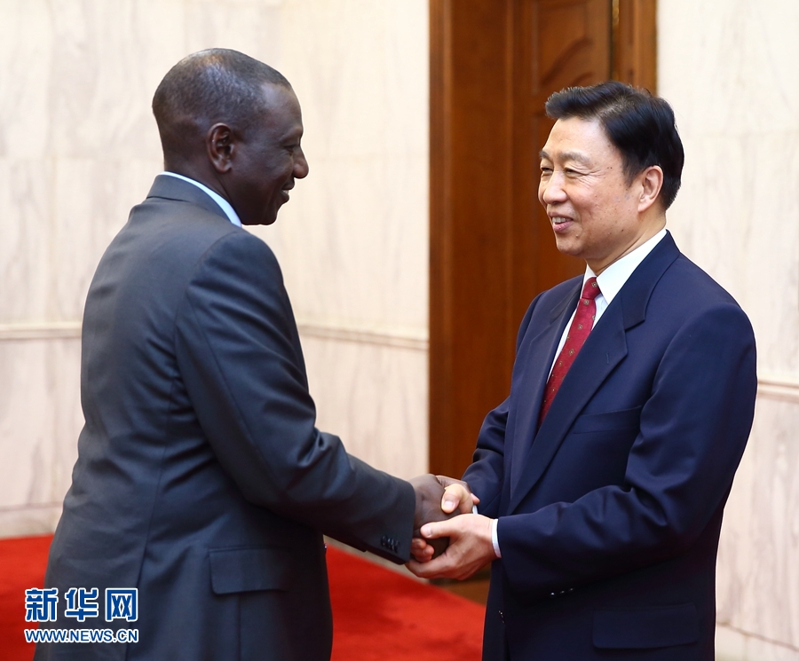 7月6日，國(guó)家副主席李源潮在北京會(huì)見來(lái)華出席生態(tài)文明貴陽(yáng)國(guó)際論壇2016年年會(huì)的肯尼亞副總統(tǒng)魯托。 新華社記者 丁海濤 攝