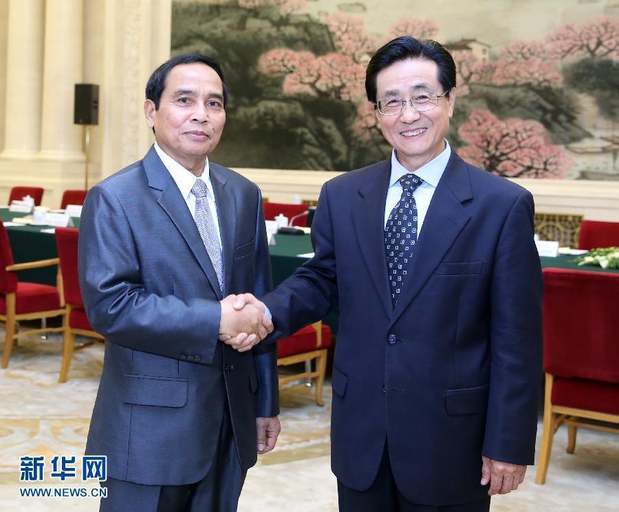 7月7日，中共中央書記處書記、中央紀(jì)委副書記趙洪祝在北京同老撾人民革命黨中央政治局委員、中央紀(jì)委書記、政府副總理本通率領(lǐng)的老撾人民革命黨代表團(tuán)舉行工作會(huì)談。新華社記者 姚大偉 攝 
