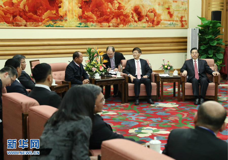 12月27日，中共中央政治局委員、中央政法委書記孟建柱在北京集體會見出席湄公河流域執(zhí)法安全合作機制成立五周年部長級會議的各國代表團團長。新華社記者 王曄 攝 