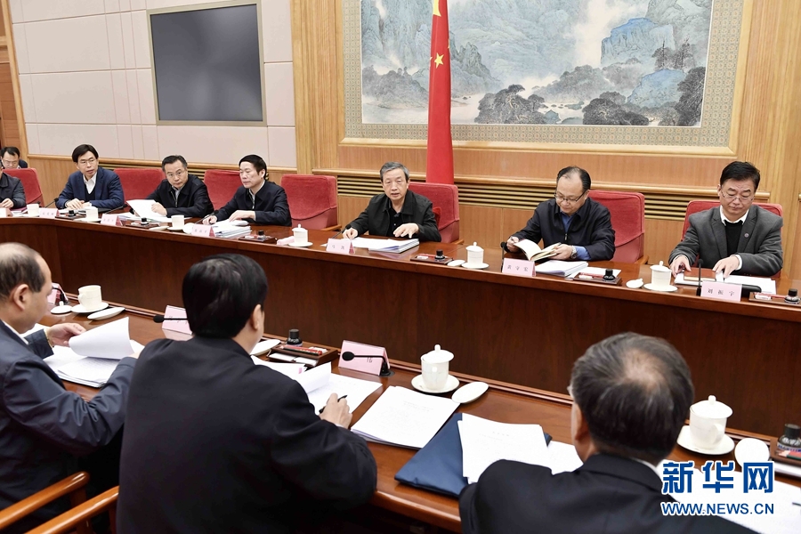 1月20日，國(guó)務(wù)院農(nóng)民工工作領(lǐng)導(dǎo)小組第五次全體會(huì)議在北京召開(kāi)。中共中央政治局委員、國(guó)務(wù)院副總理馬凱主持會(huì)議并講話。 新華社記者 李濤攝