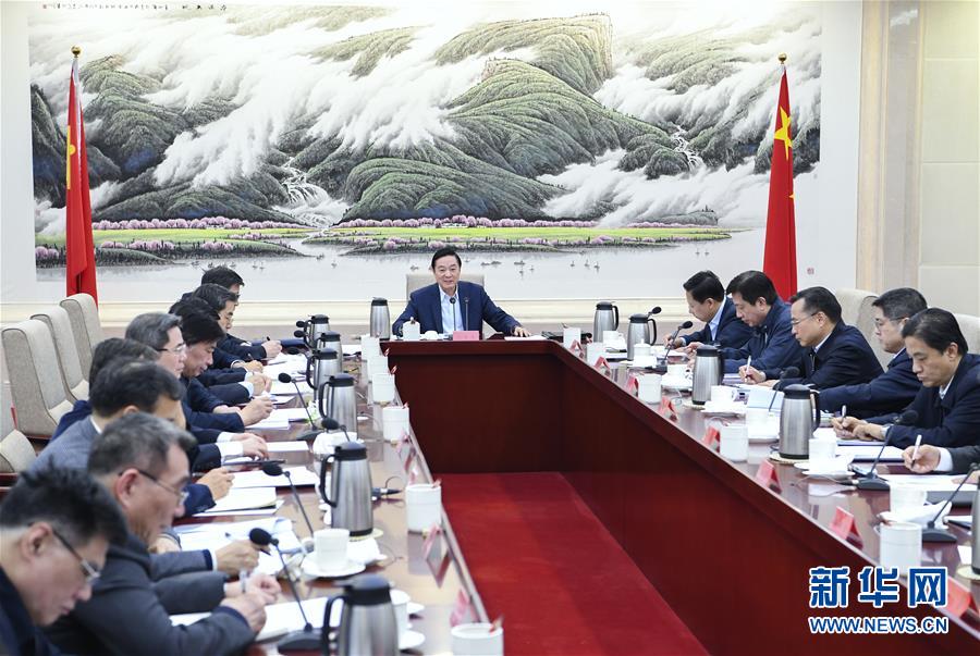 2月24日，中共中央政治局委員、中央書記處書記、中宣部部長劉奇葆出席國家高端智庫理事會擴大會議。 新華社記者 張領 攝