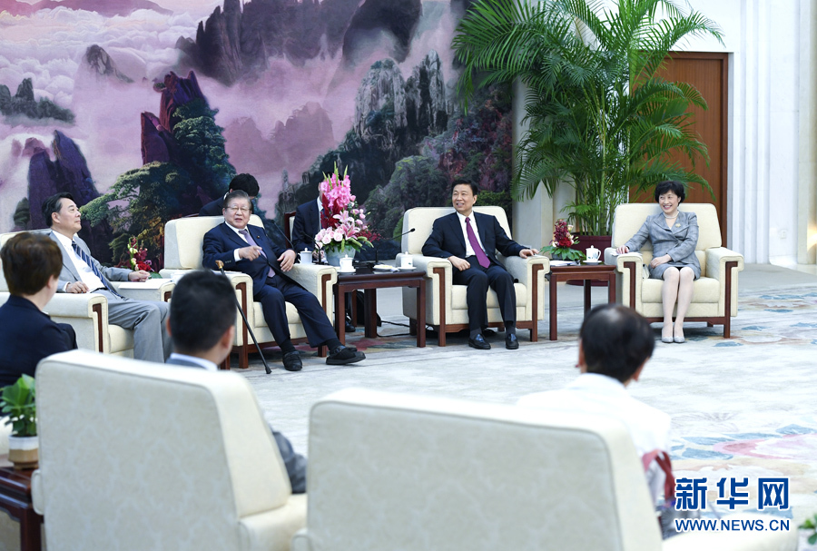 9月20日，國家副主席李源潮在北京會(huì)見由黨的最高顧問、前眾議長橫路孝弘率領(lǐng)的日本民進(jìn)黨政治家代表團(tuán)。 新華社記者 張領(lǐng) 攝 