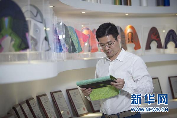 （十九大時光·圖文互動）（3）青春，在夢想的引領(lǐng)下飛揚——來自基層蹲點現(xiàn)場的報道