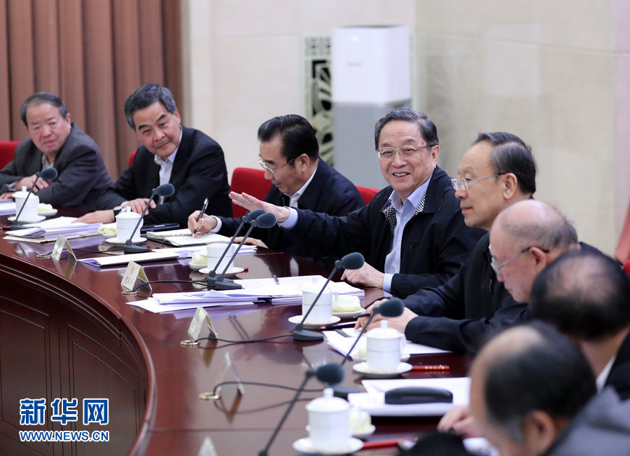 11月16日，全國政協(xié)在北京召開第75次雙周協(xié)商座談會，圍繞“推進糧食定價機制、補貼政策和收儲制度改革”建言獻策。全國政協(xié)主席俞正聲主持會議并講話。新華社記者 鞠鵬 攝