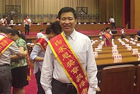 黃國寧被授予我國衛(wèi)生行業(yè)的最高榮譽“白求恩獎?wù)?rdquo;。