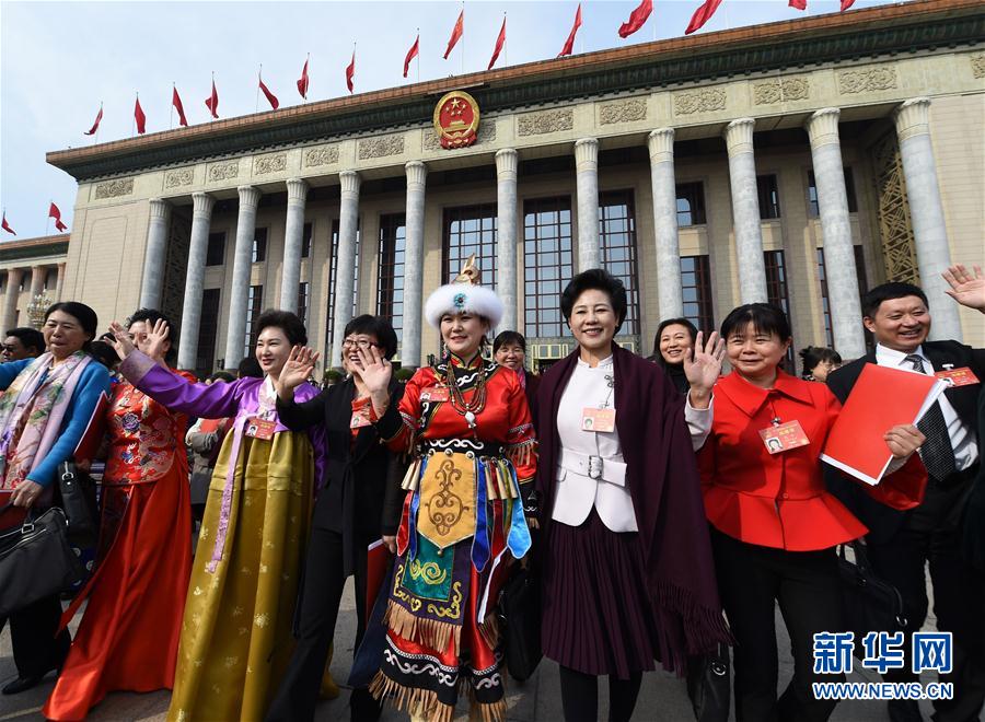 （兩會(huì)·人大閉幕）（11）十二屆全國(guó)人大五次會(huì)議在北京閉幕