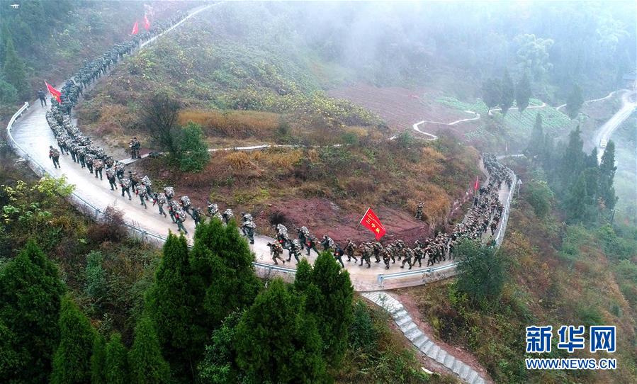 （新華全媒頭條·圖文互動(dòng)）（13）備戰(zhàn)踏上新起點(diǎn)，練兵展現(xiàn)新氣象——2018中國軍隊(duì)新年開訓(xùn)全景大掃描