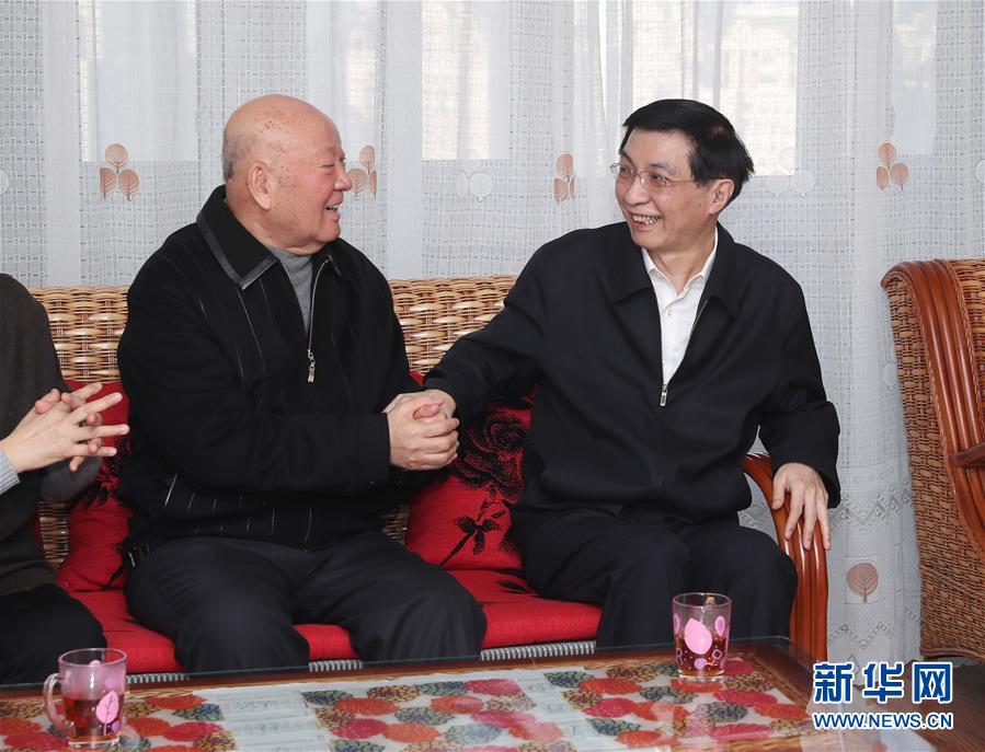 （時(shí)政）（1）王滬寧看望文化界知名人士和科技專(zhuān)家