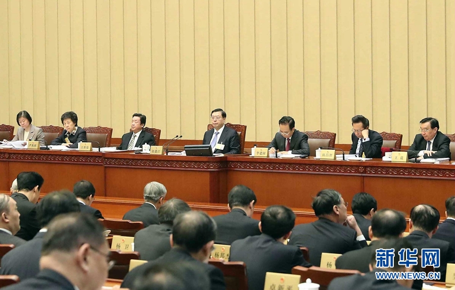 2月23日，十二屆全國人大常委會第三十三次會議在北京人民大會堂開幕。張德江委員長主持會議。 新華社記者　劉衛(wèi)兵　攝