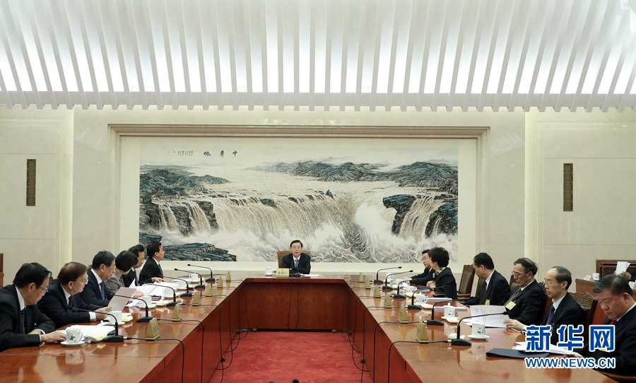 2月23日，十二屆全國人大常委會第一百一十三次委員長會議在北京人民大會堂舉行，張德江委員長主持。 新華社記者 劉衛(wèi)兵 攝