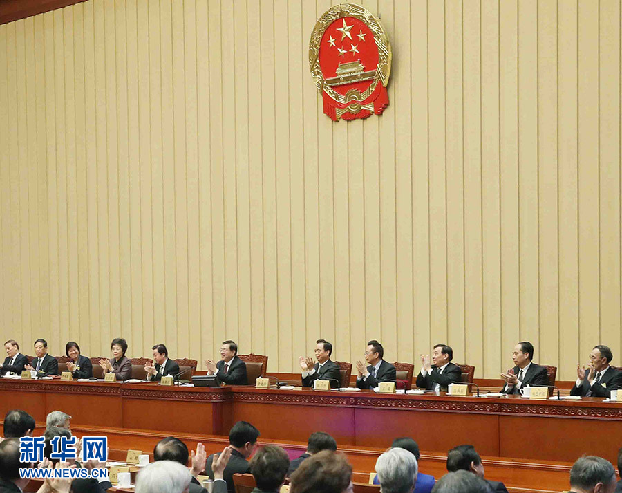 2月24日，全國人大常委會委員長張德江在北京主持十二屆全國人大常委會第三十三次會議閉幕會。在會議完成各項表決事項后，張德江發(fā)表講話。新華社記者 劉衛(wèi)兵 攝