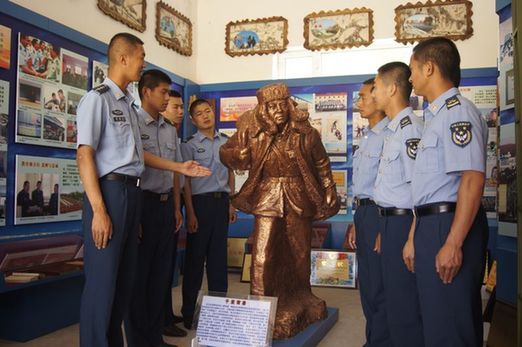 【網(wǎng)絡(luò)媒體國(guó)防行】軍中小能手！漠河雷達(dá)站里，別樣軍旅文化生活讓人“驚艷”