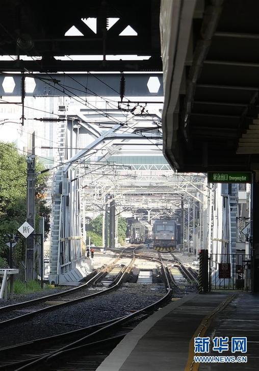 （圖文互動）（5）四十年、一扇窗——兩地值守者眼中的羅湖橋