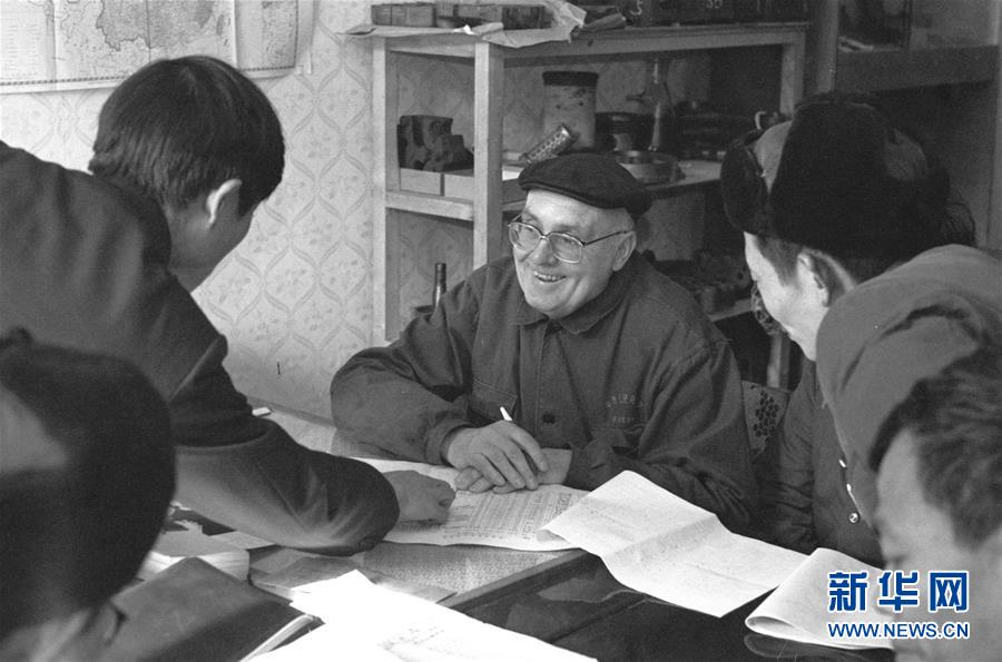 （圖文互動）（2）為發(fā)展和進(jìn)步，與中國攜手同行——中國改革友誼獎?wù)芦@得者群像 