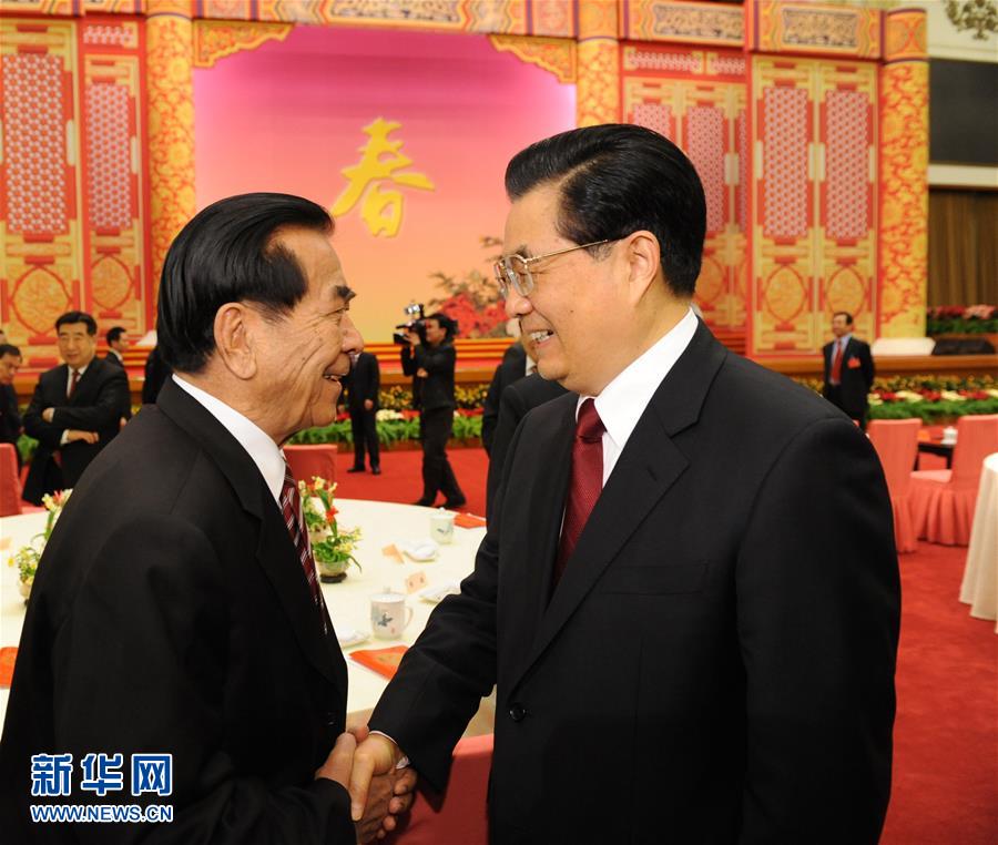 （時(shí)政）（5）鐵木爾&middot;達(dá)瓦買(mǎi)提同志生平照片