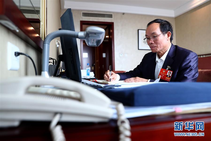 （兩會·基層委員履職故事）（3）全國政協委員羊風極：讓家鄉(xiāng)在鄉(xiāng)村振興中發(fā)展得更好