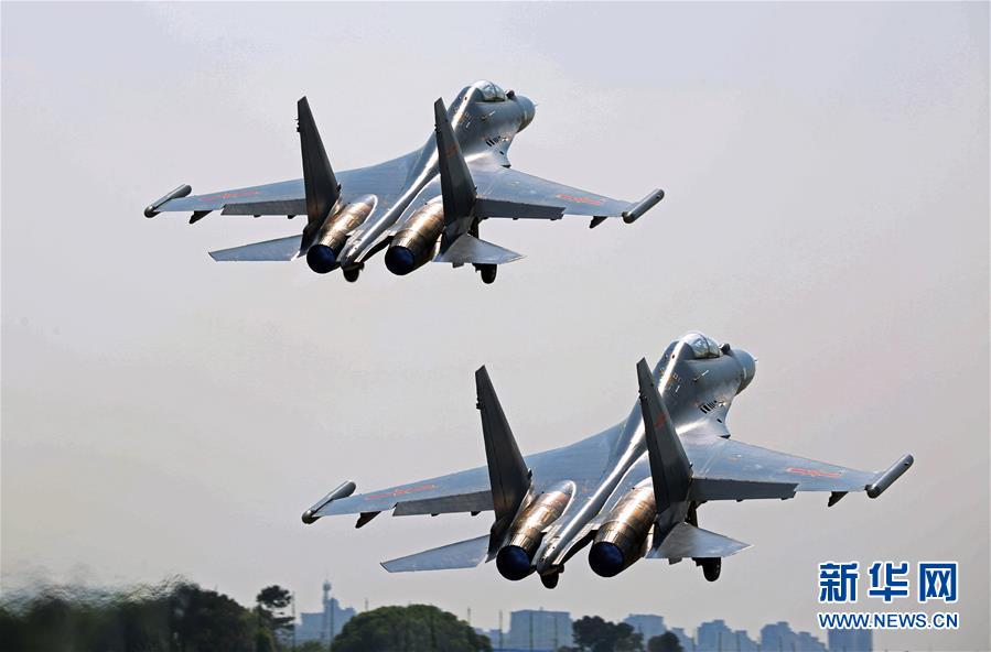 （新華全媒頭條·圖文互動(dòng)）（5）戰(zhàn)鷹，為祖國奮飛——記空軍航空兵某旅旅長、特級(jí)飛行員郝井文