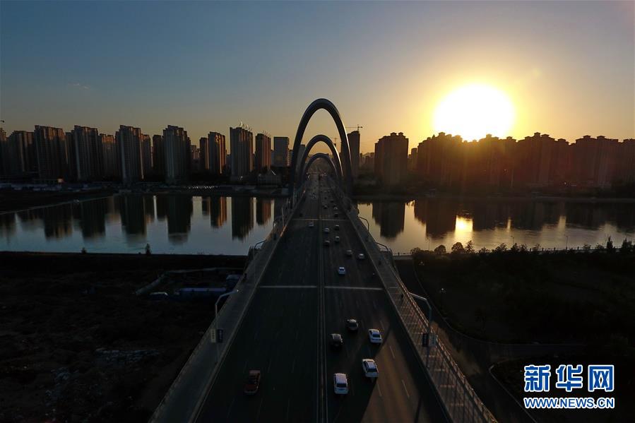 （在習(xí)近平新時(shí)代中國特色社會主義思想指引下&mdash;&mdash;新時(shí)代新作為新篇章&middot;圖文互動(dòng)）（2）煤都之藍(lán) 大同大不同