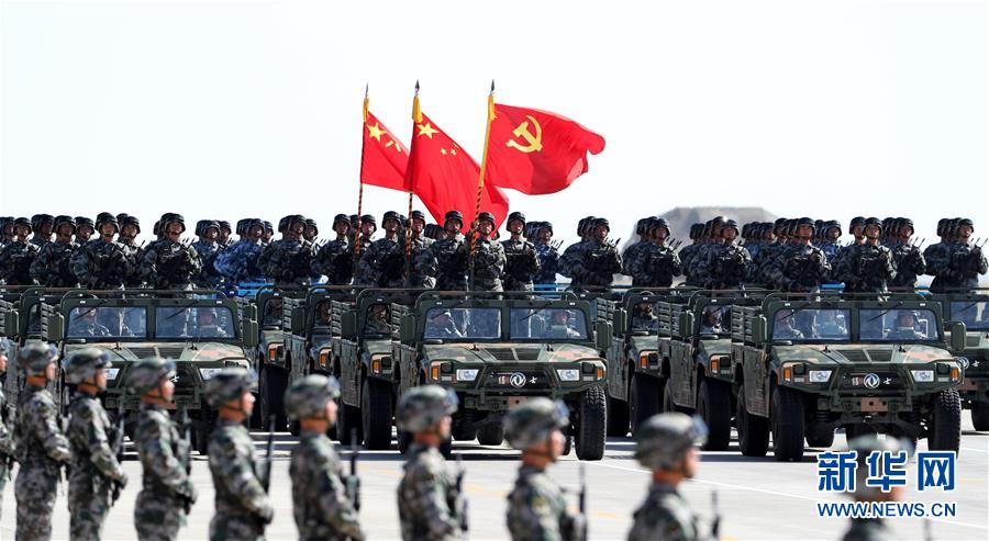 （新華全媒頭條·強軍思想引領(lǐng)新征程·圖文互動）（8）那一刻，我們光榮接受檢閱