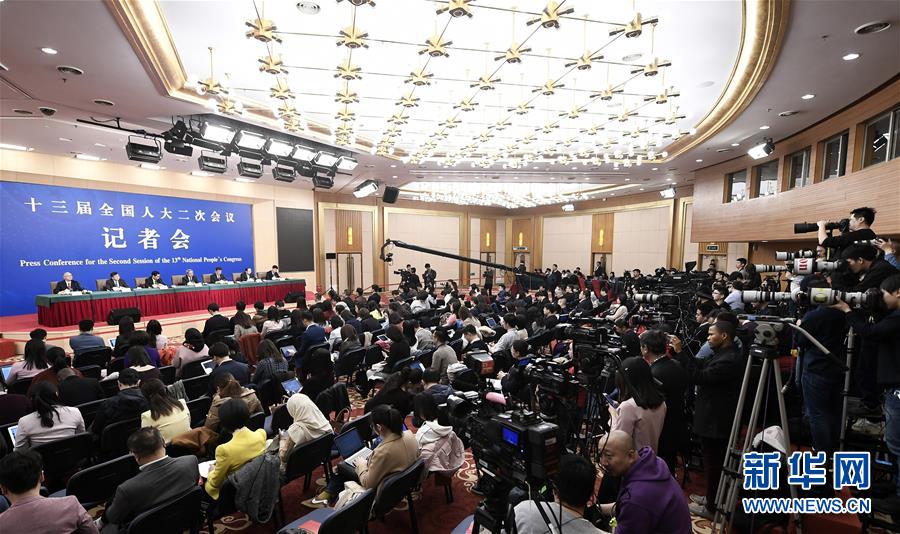 （兩會&middot;XHDW）（8）全國人大相關負責人就&ldquo;人大立法工作&rdquo;答記者問