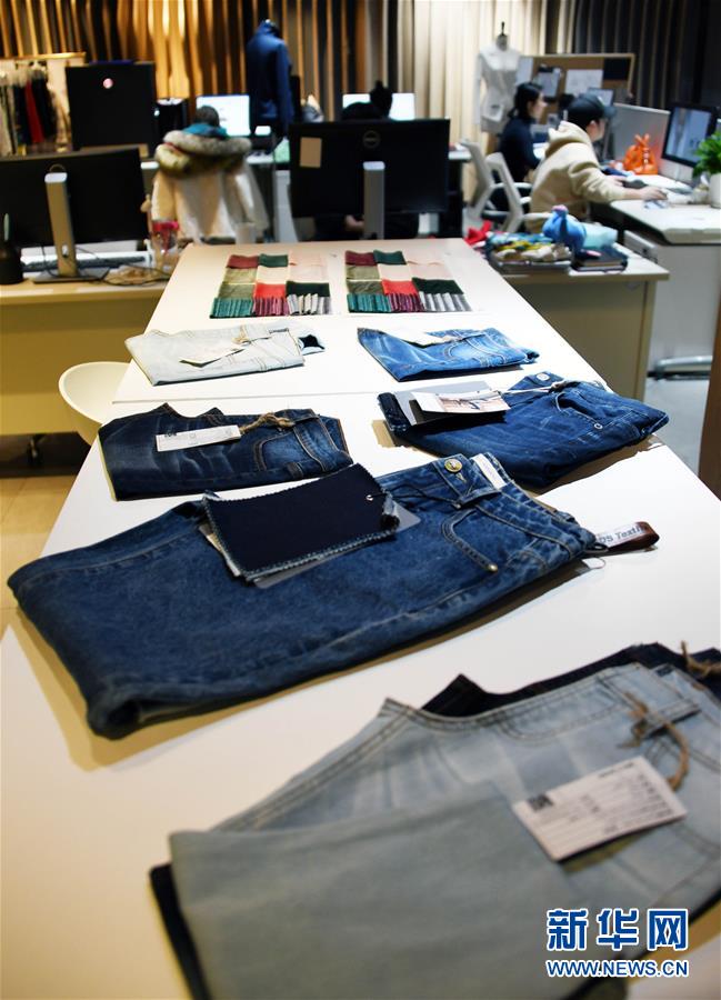 (新華全媒頭條·圖文互動(dòng))(3)從“來樣加工”到為全球“量體裁衣”——透過“迪尚之路”看新舊動(dòng)能轉(zhuǎn)換