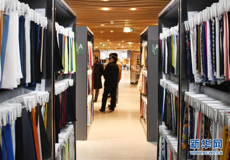 (新華全媒頭條·圖文互動(dòng))(10)從“來樣加工”到為全球“量體裁衣”——透過“迪尚之路”看新舊動(dòng)能轉(zhuǎn)換