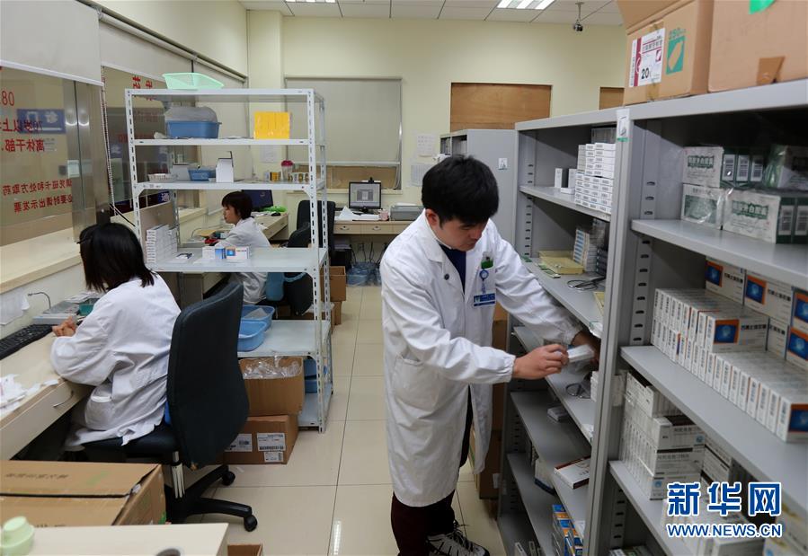 （新華全媒頭條·圖文互動）（1）一粒藥片牽動萬人心，藥品集中采購給你我省了多少？