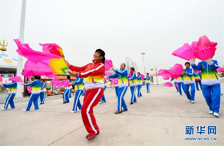（壯麗70年·奮斗新時(shí)代·圖文互動(dòng)）（6）情同一家，守望相助，共奔小康——內(nèi)蒙古興安盟巴彥敖包嘎查民族團(tuán)結(jié)見(jiàn)聞