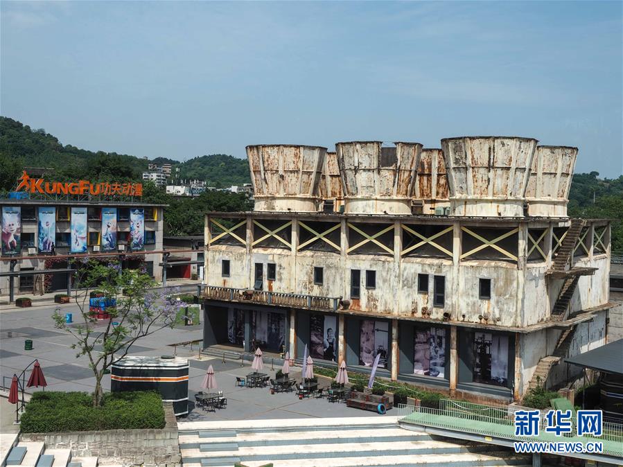 （壯麗70年·奮斗新時(shí)代·圖文互動）（2）“鹽都”自貢：一粒鹽引發(fā)的創(chuàng)新和轉(zhuǎn)型