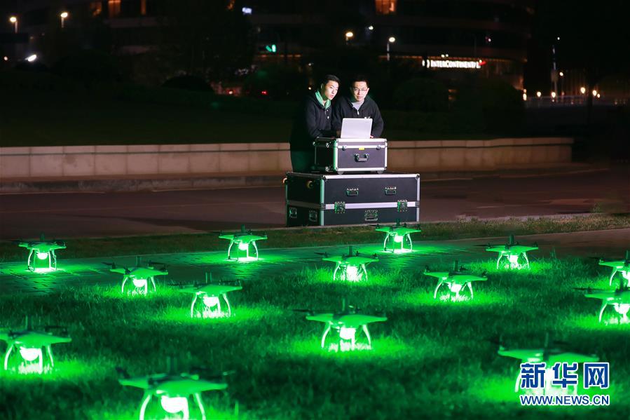 （圖文互動(dòng)）（2）心懷藍(lán)天　逐夢云霄&mdash;&mdash;記天津大學(xué)教授、一飛智控創(chuàng)始人齊俊桐