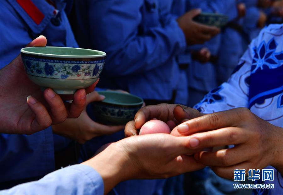 （新華全媒頭條·不忘初心、牢記使命——記者再走長征路·圖文互動）（4）風(fēng)展紅旗如畫——來自長征出發(fā)地長汀、寧化的紅色信仰報告 