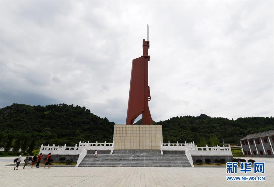 （壯麗70年·奮斗新時代——記者再走長征路·圖文互動）（2）他們，找到了3000多個紅軍烈士的名字