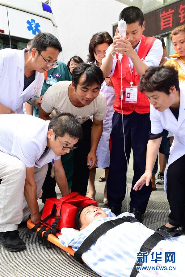 （新華全媒頭條&middot;圖文互動(dòng)）（10）有一絲希望，就盡百倍努力&mdash;&mdash;貴州水城&ldquo;7&middot;23&rdquo;特大山體滑坡72小時(shí)救援紀(jì)實(shí)