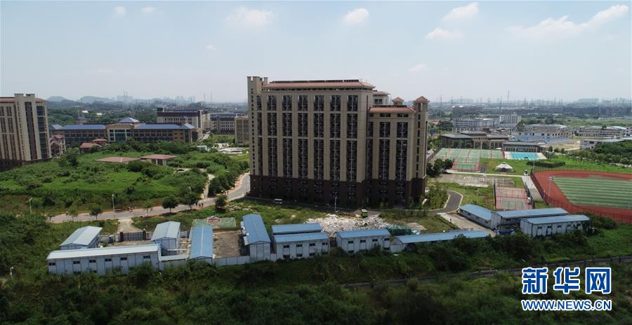 （在習(xí)近平新時代中國特色社會主義思想指引下——新時代新作為新篇章·圖文互動）（1）“我們給火箭做減重”——高?？萍紕?chuàng)新進(jìn)行時