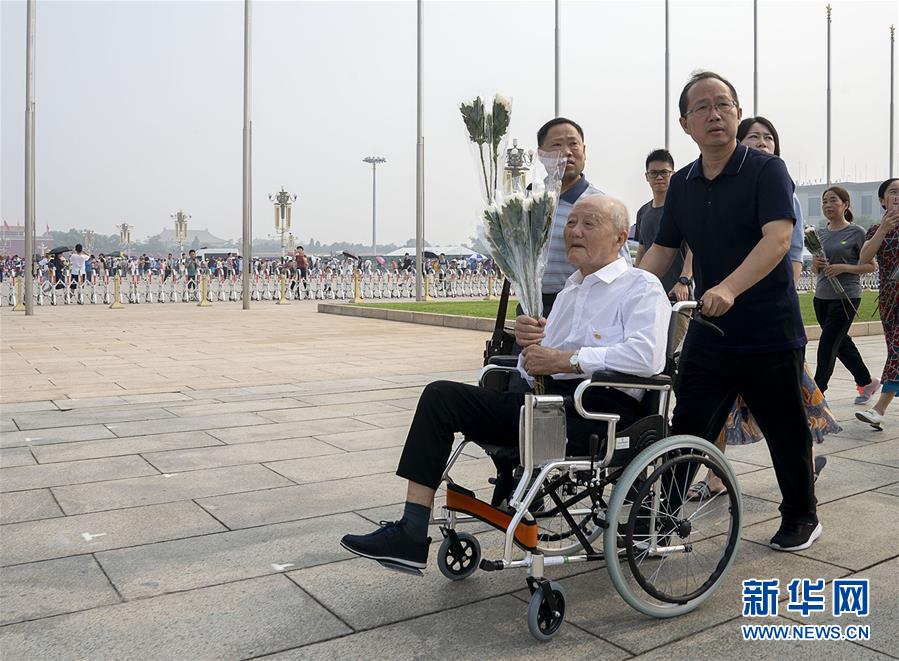 （壯麗70年·奮斗新時(shí)代——共和國(guó)榮光）（2）張富清：緊跟黨走，做黨的好戰(zhàn)士
