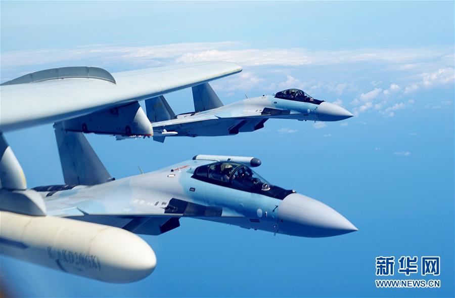 （人民空軍70年·圖文互動(dòng)）（3）我愛(ài)祖國(guó)的藍(lán)天——空軍強(qiáng)軍主題紀(jì)念封8張“同框照”背后的故事 