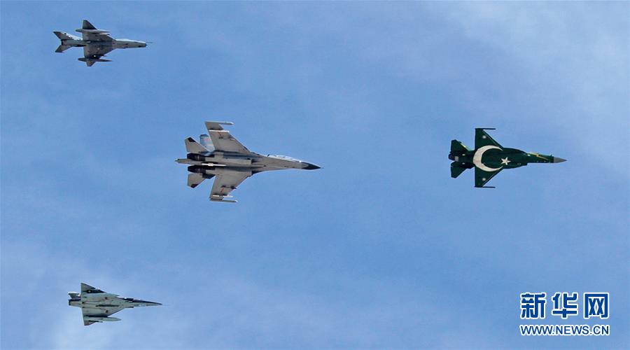 （新華全媒頭條·人民空軍70年·圖文互動）（8）陽光照耀奮飛的航程——黨中央、中央軍委和習(xí)主席關(guān)心人民空軍建設(shè)發(fā)展紀實