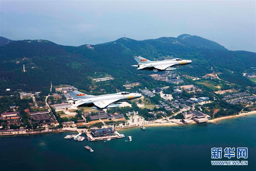 （新華全媒頭條·人民空軍70年·圖文互動）（11）陽光照耀奮飛的航程——黨中央、中央軍委和習(xí)主席關(guān)心人民空軍建設(shè)發(fā)展紀實
