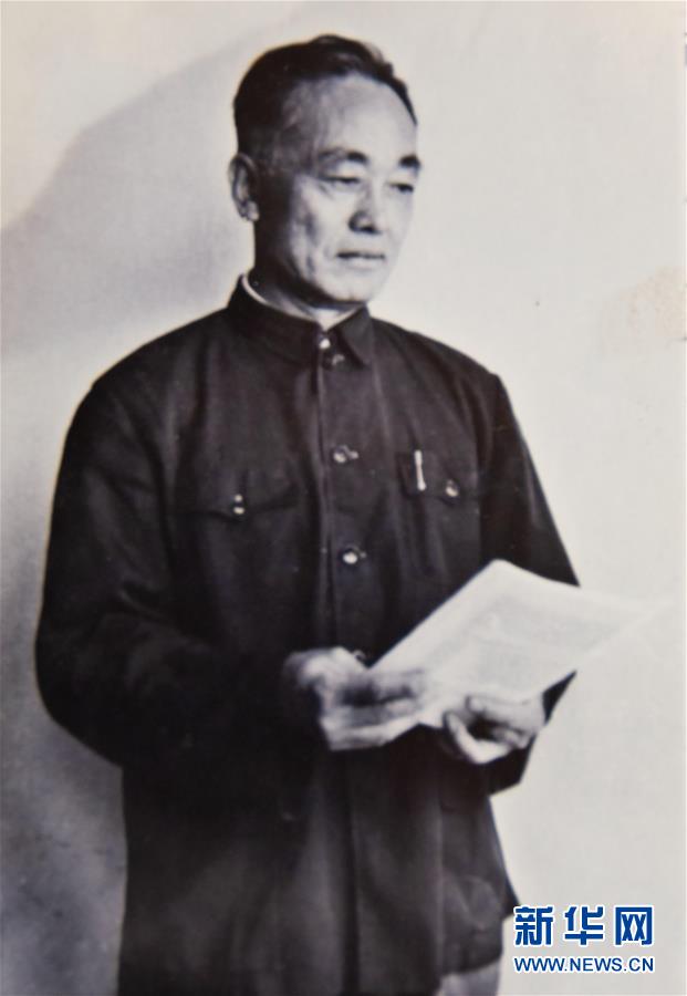 （新華全媒頭條·圖文互動）（3）滄海橫流 信仰彌堅——記共產(chǎn)黨員、湘潭大學(xué)九旬教授滄南
