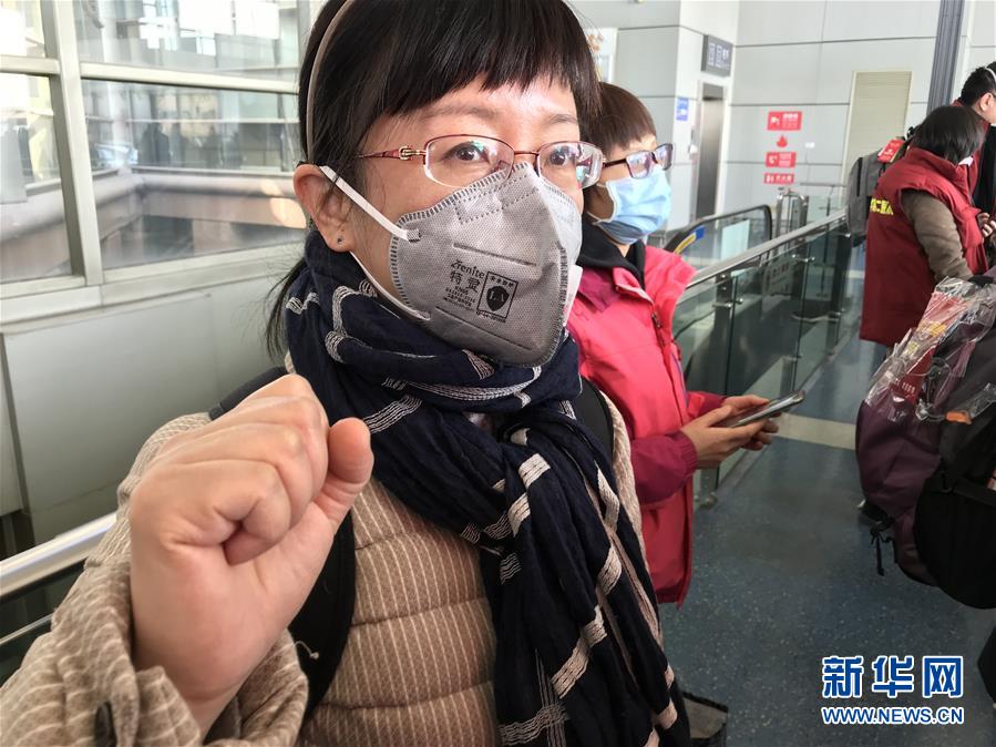 （熱點(diǎn)鮮報(bào)·圖文互動(dòng)）（2）三代人的約定：父母送我援湖北，我給孩子樹榜樣
