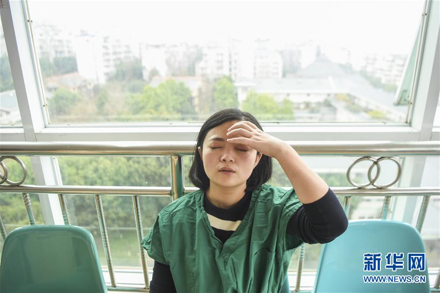 （一線抗疫群英譜·圖文互動）（8）“我已躬身入局，勢要共渡難關!”——戰(zhàn)“疫”一線醫(yī)生黃霞