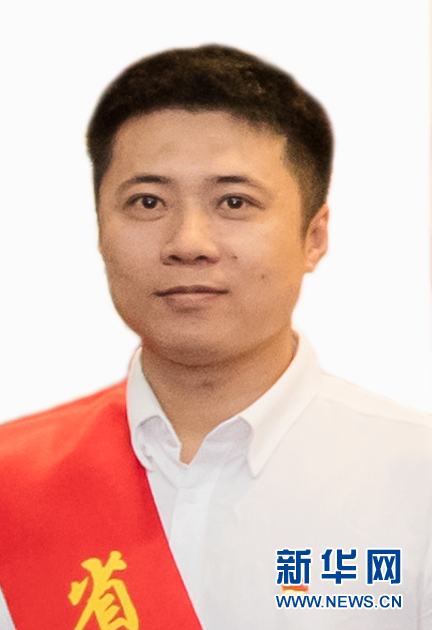 （一線(xiàn)抗疫群英譜·圖文互動(dòng)）（3）楊波：生命定格在摯愛(ài)的崗位上