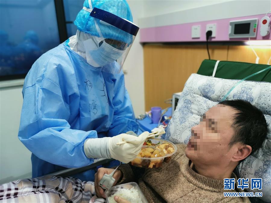 （一線抗疫群英譜·圖文互動）（3）“我們，撐得起！”——軍隊支援湖北醫(yī)療隊年輕醫(yī)務(wù)工作者的青春宣言