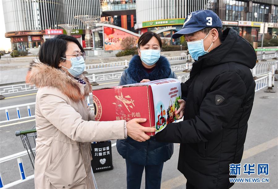 （新華全媒頭條·圖文互動）（9）守護天使 同心戰(zhàn)“疫”——各地多措并舉關(guān)愛一線醫(yī)務人員掃描