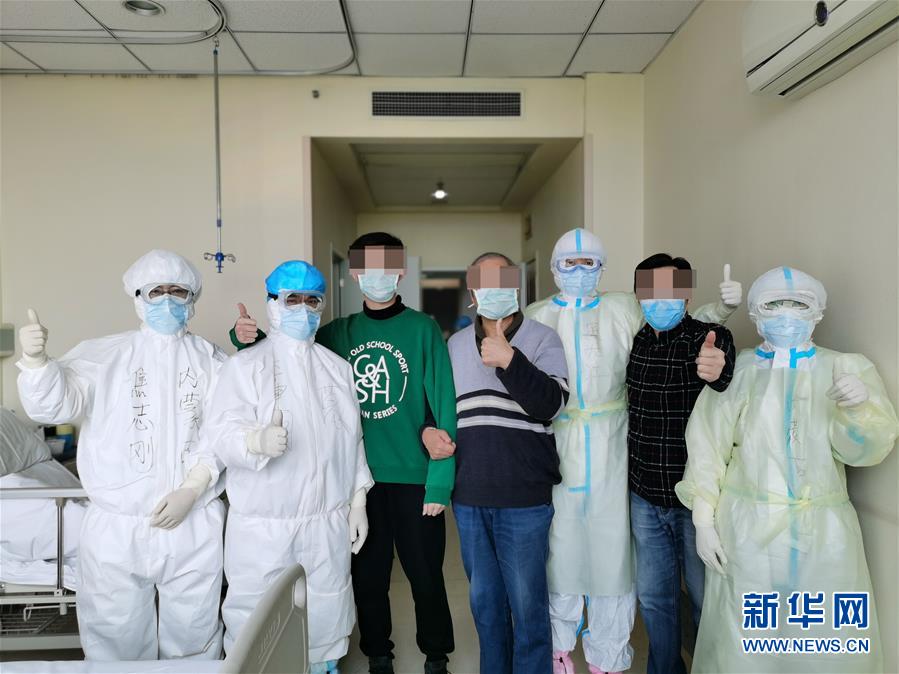 （聚焦疫情防控·圖文互動）（2）重癥醫(yī)生王洪亮：“沖在前，守到底”